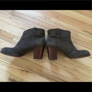 4/$20 Splendid heeled booties